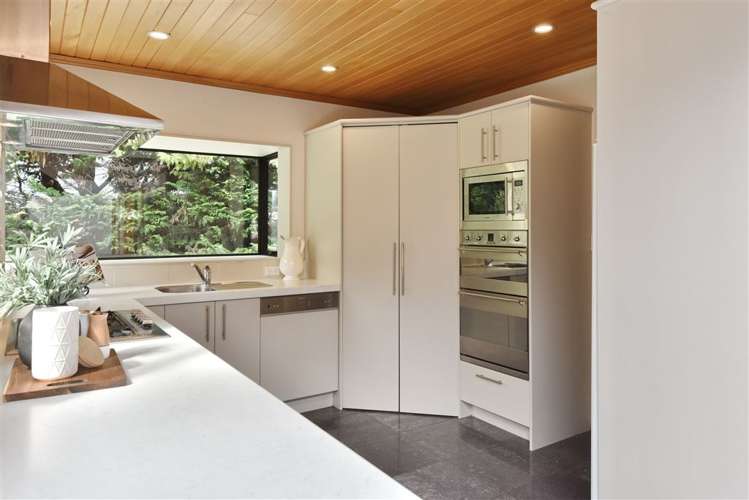 468 Marshland Road Marshland_10