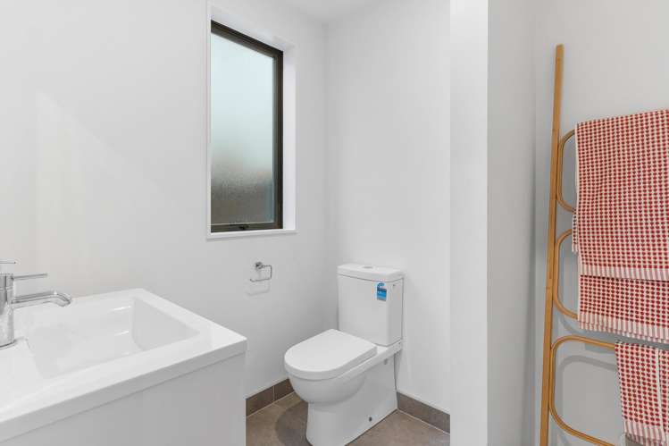 7 Kaman Seasprite Road Hobsonville_11