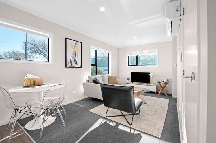 1/17 Vialou Street Hamilton Central_2