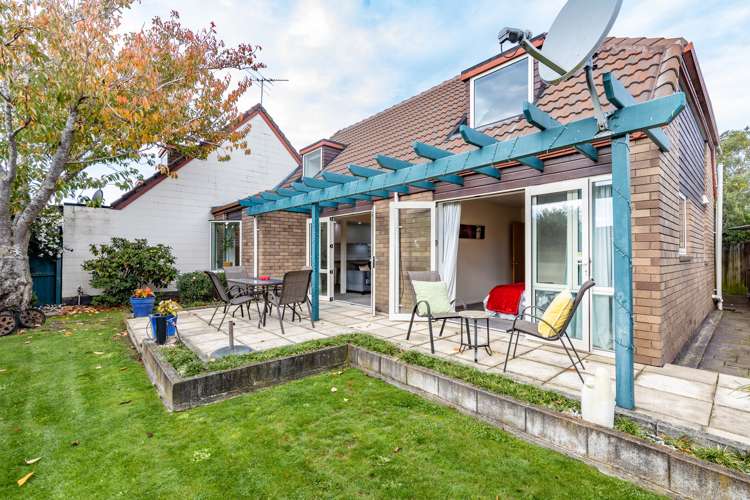 2/19 Waitikiri Drive Parklands_15