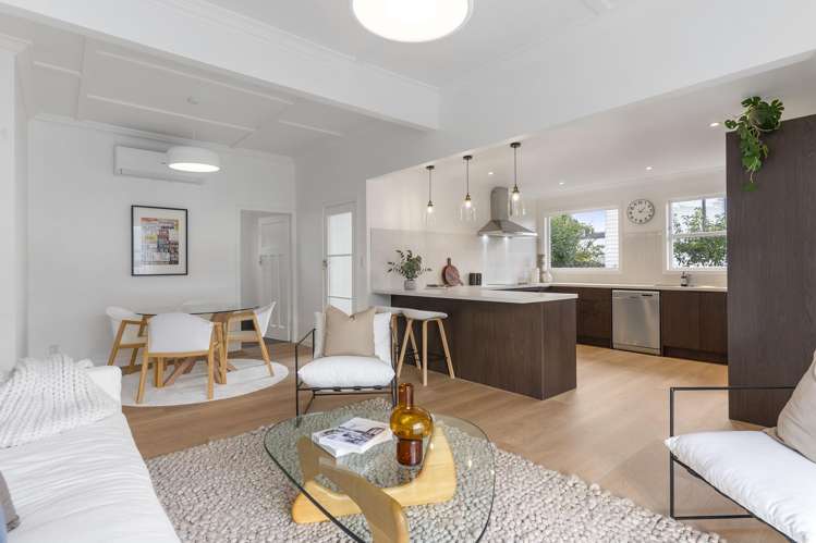 10 Glendon Avenue_4