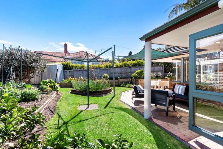 492 Beach Road Murrays Bay_38