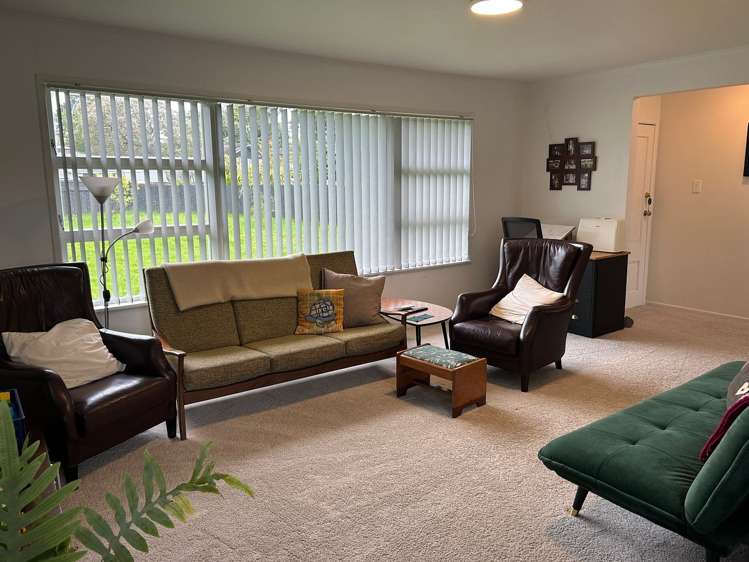 7 Hobart Crescent Wattle Downs_2