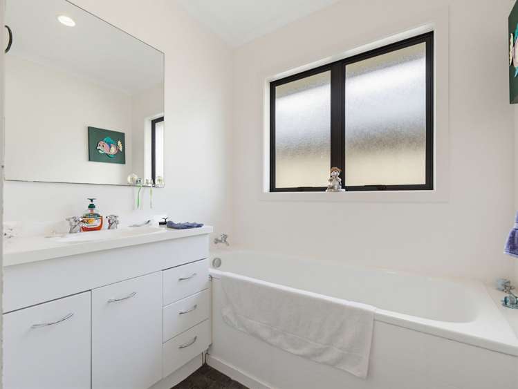 2149 Awhitu Rd Waiuku_13