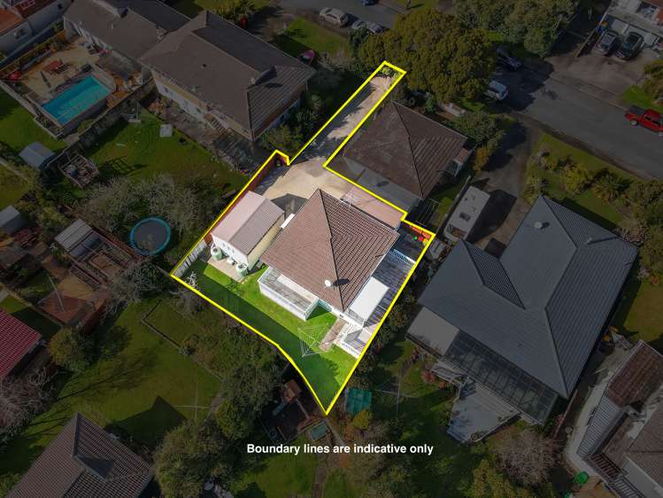 2/12 Tanoa Place Glendene_22