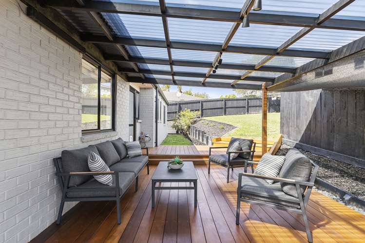 1 Black Teal Close Unsworth Heights_16