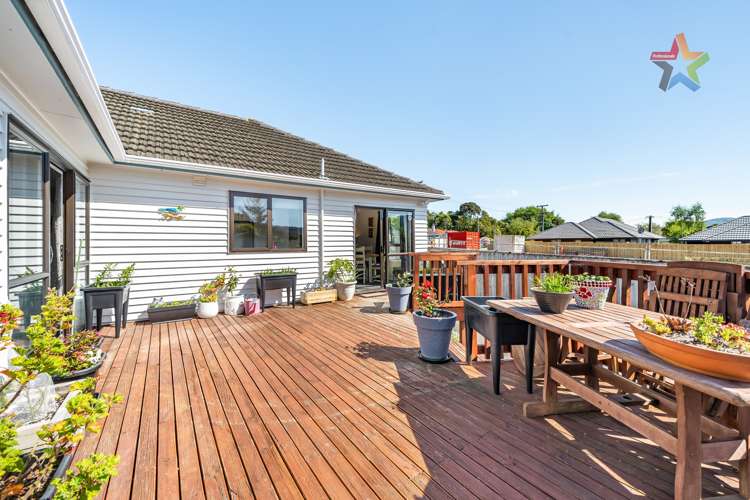 13 Lees Grove Wainuiomata_18