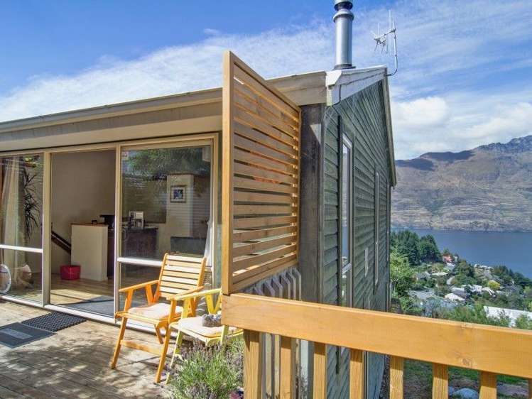 2b Bird Place Fernhill/Sunshine Bay_14