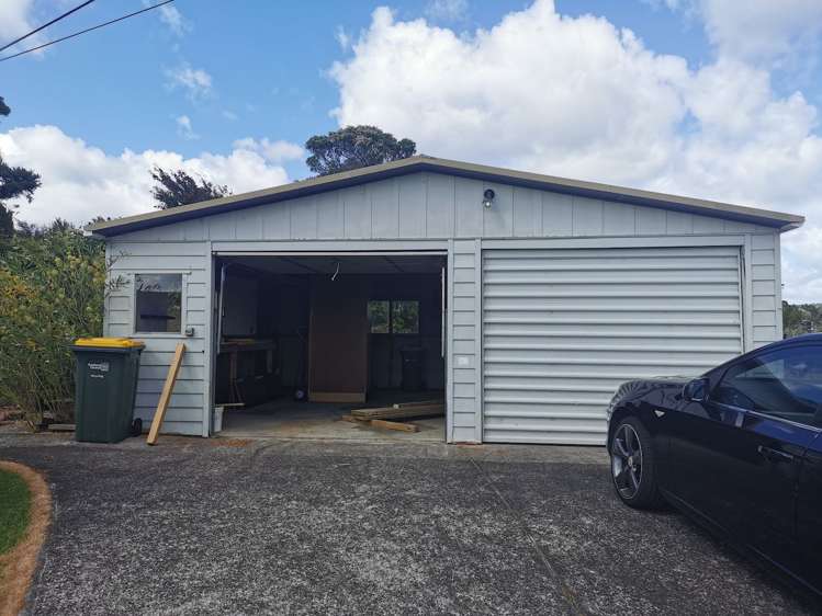 44 Waitakere Road Waitakere_6