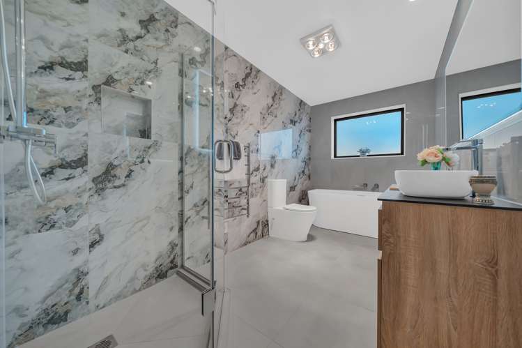 1 Tullymore Drive Flat Bush_12