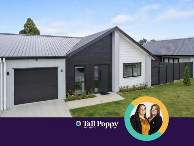 Sun-Filled Living in a Peaceful Setting