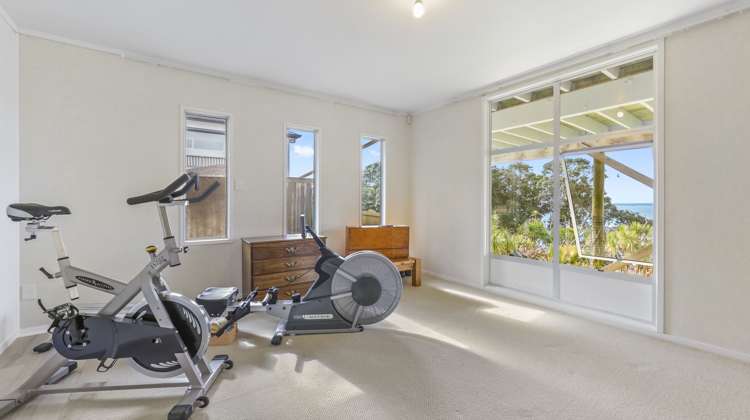 19 Swann Beach Road Stanmore Bay_11