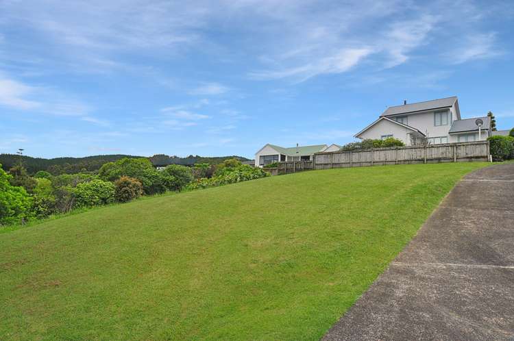 141 Bambury Place Onemana_11