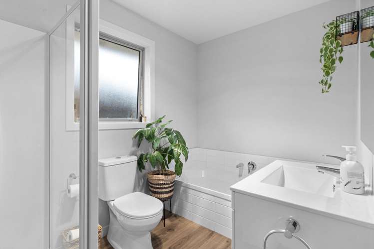 37 Moreton Green Rolleston_16