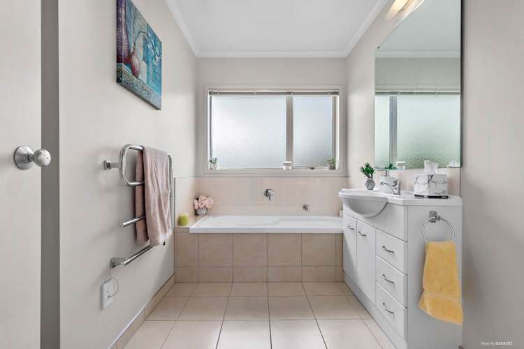 32 Ploughmans Avenue Pukekohe_16