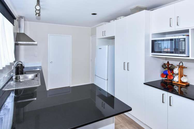 2 Wesleydale Place Papakura_5