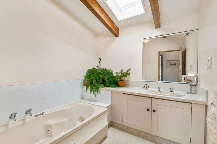 2 Hatherly Lane Mount Pleasant_14