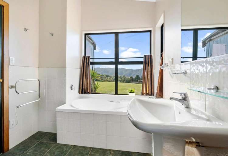 22 Falls Road Hunua_12
