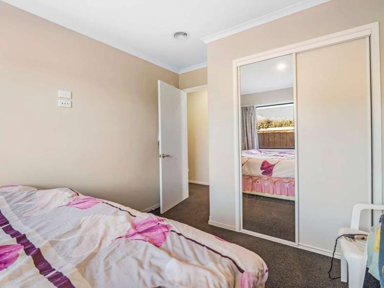33 Faringdon Boulevard Rolleston_20