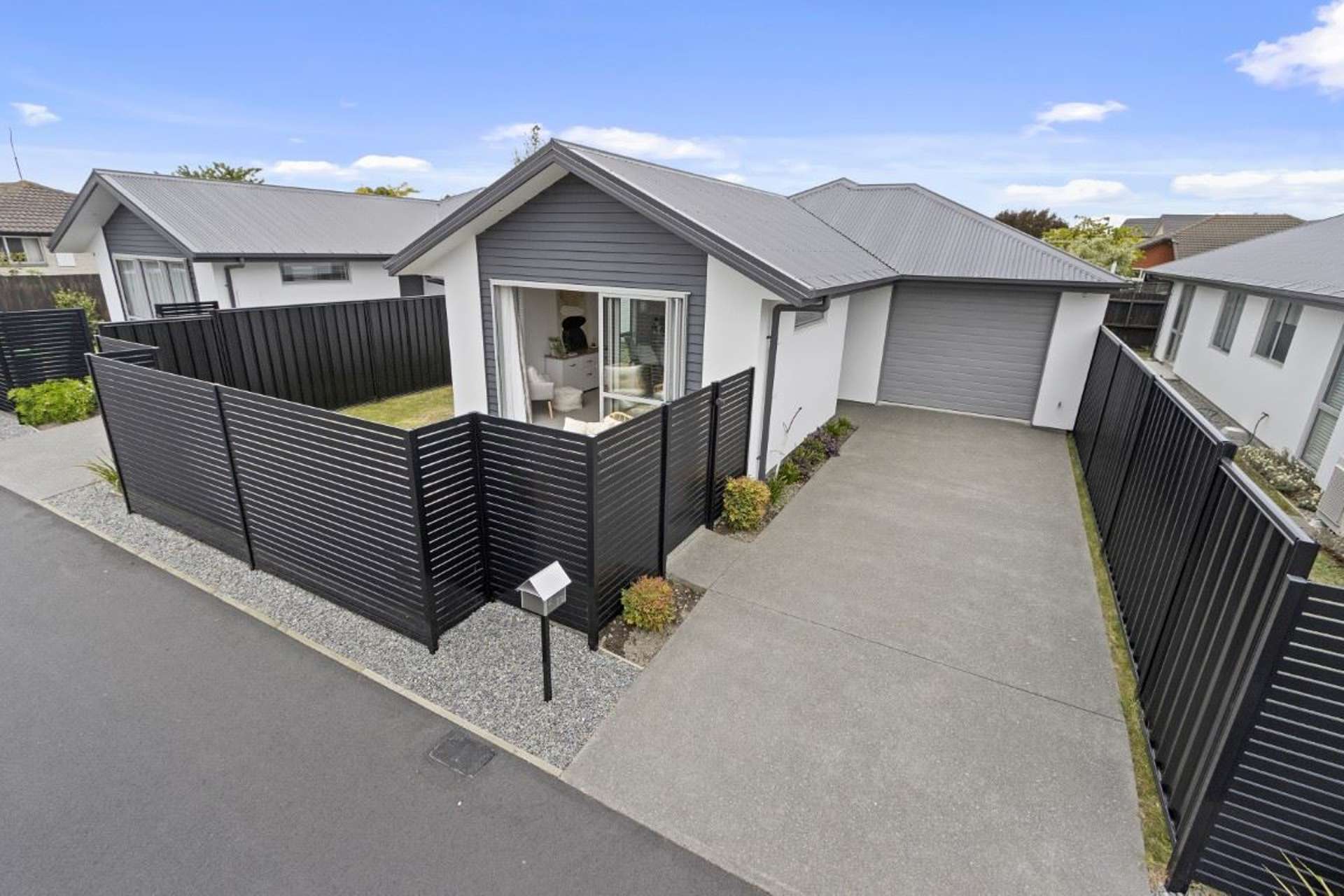 2/7B Arosa Place Parklands_0