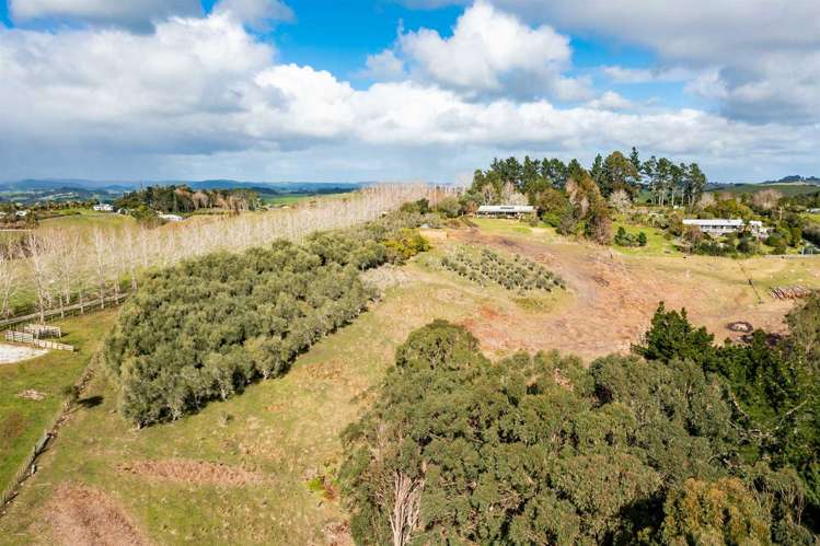 212 Staniforth Road Kaiwaka_25