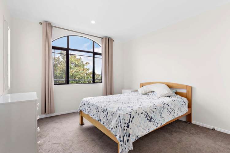 7 Oakville Avenue Flat Bush_9
