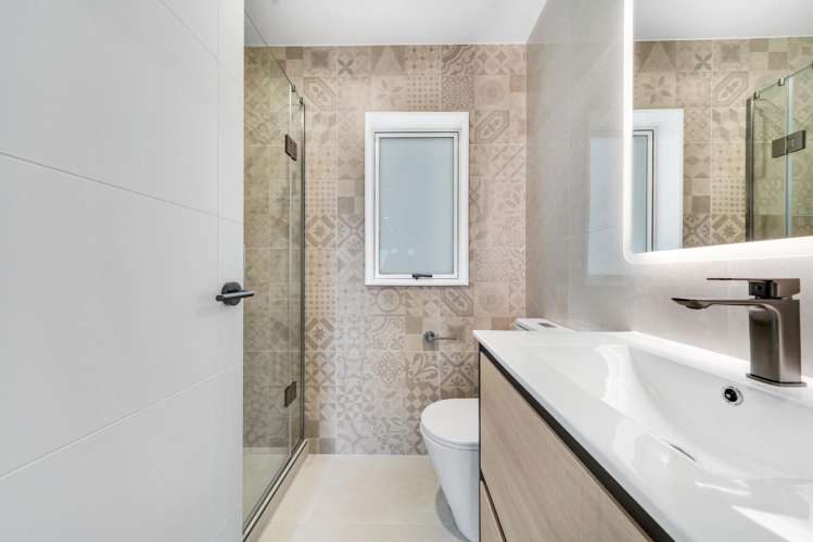 A-E/121 Tui Road Papatoetoe Central_15