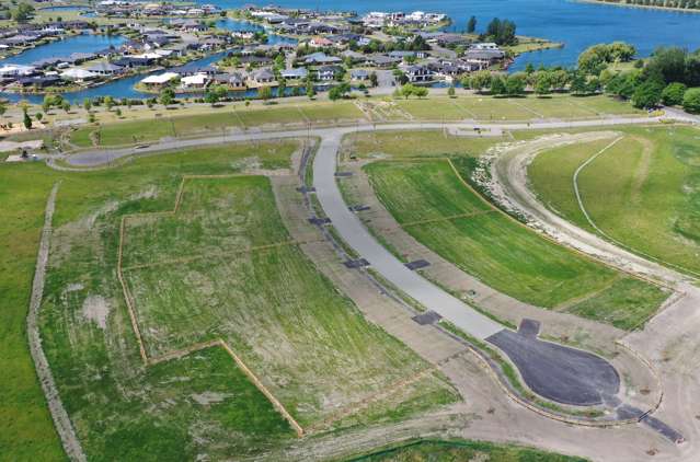 18 Bridgewater Quay Lake Hood_4