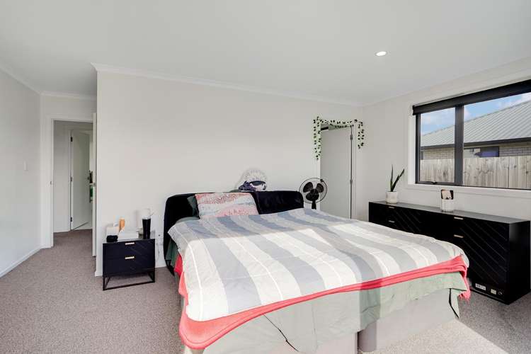 22 Inuwai Street Glenview_9