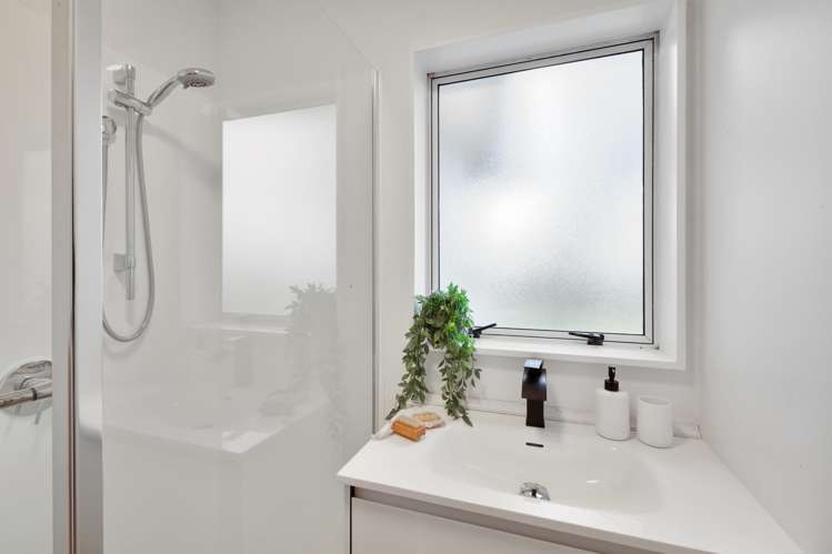 17 Doreen Street Aranui_12