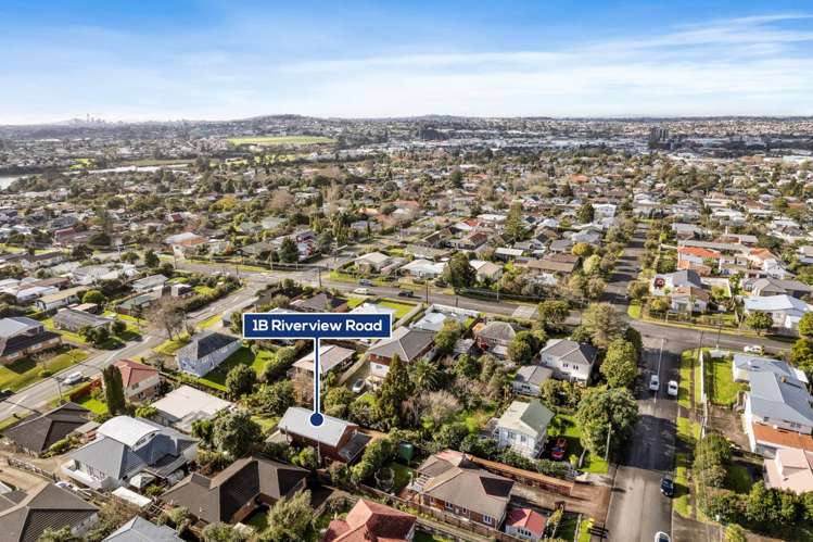 1/1 Riverview Road New Lynn_18