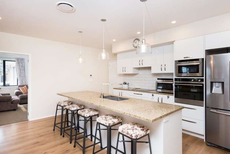 26 Jelas Drive Riverhead_15