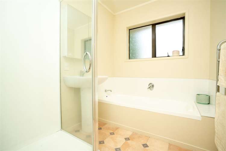 528 Grey Street Hamilton East_16