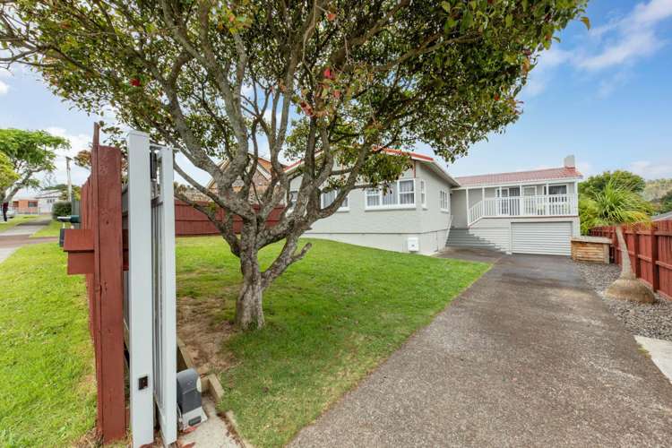 8 Wattle Street New Lynn_17