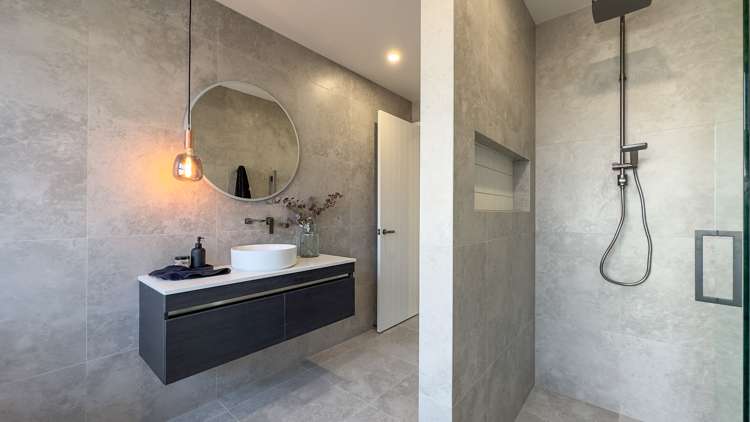 65 Livingstone Road Ngahinapouri_31