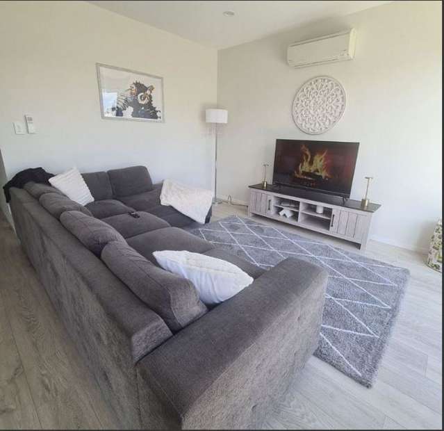 111 Waekahu Road Westgate_1