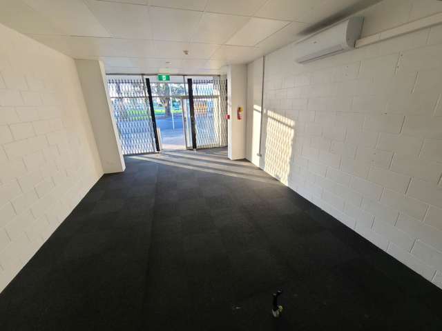 66M² RETAIL SPACE BY PRESTON ROAD