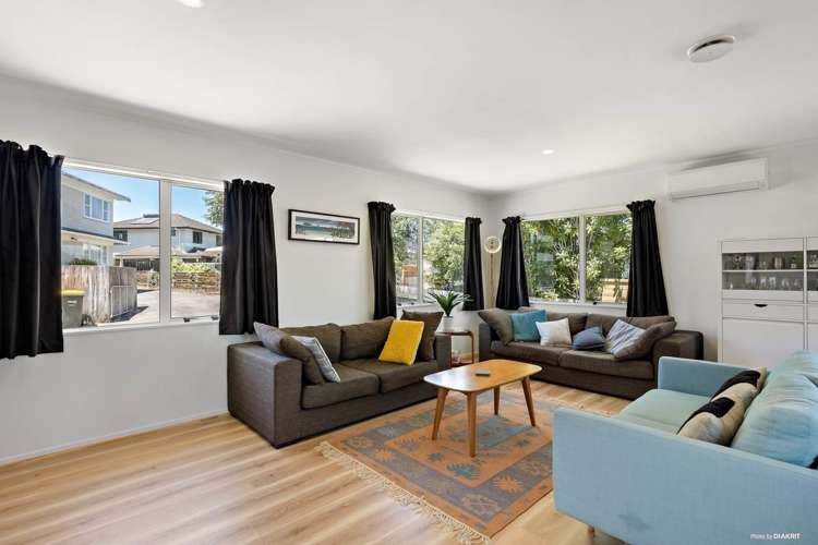 15b Helga Crescent Te Atatu Peninsula_4