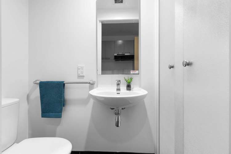 204/133 Beach Road Auckland Central_3