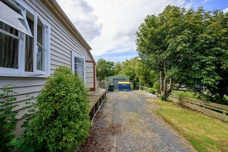 15 Main Road Owaka_3