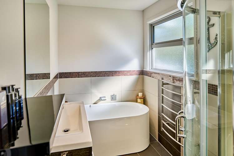 92 Mana View Road Paremata_14