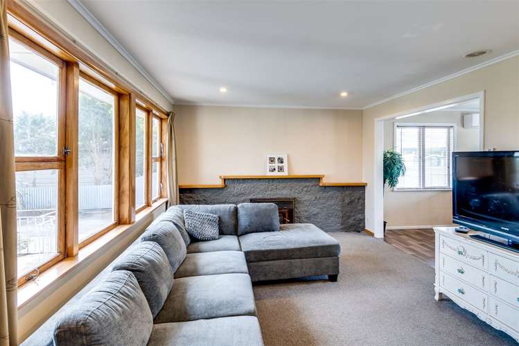 42 Harold Holt Avenue Onekawa_3