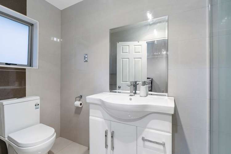 13 Thomas Rea Place Te Atatu South_11