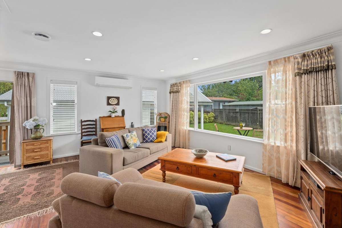 Gorgeous New Rental on Te Takinga! 5