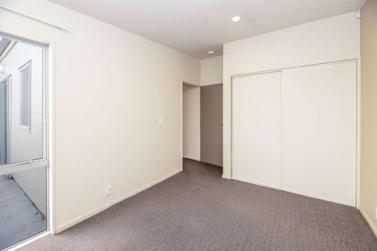 6/40 Hayton Road Wigram_5