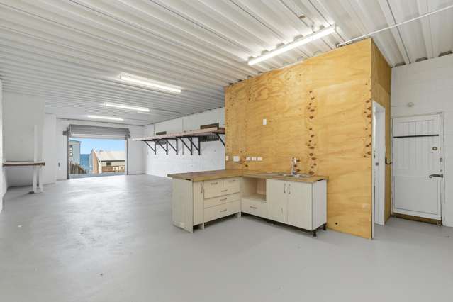 16/410 The Esplanade Island Bay_2