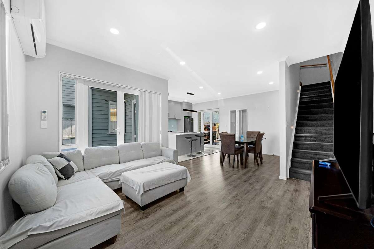 10 Warbler Crescent_2