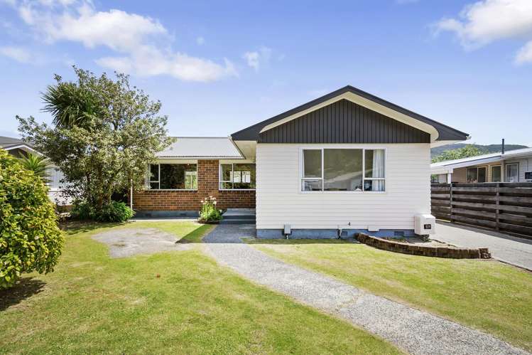 35 Berkeley Road Wainuiomata_17