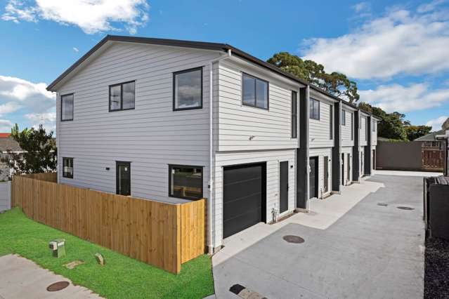 Ultimate Convenience! 5 Brand New Homes Ready ...