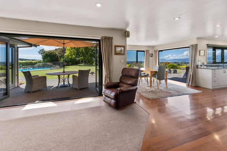 309 Golden Hills Road Redwood Valley_4